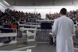 Prof. Dewey lecturing - Photo by Poschmann